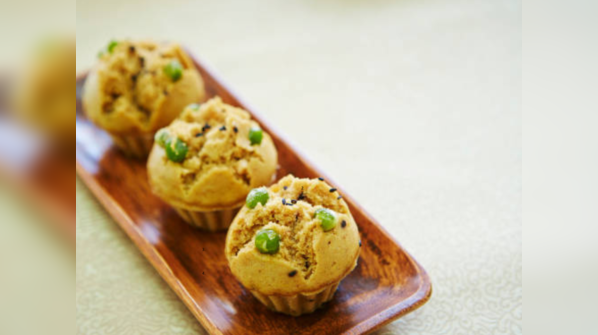 Stuffed moong toast pockets
