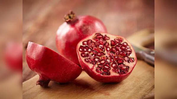 Nutrition in 1 bowl of pomegranate seeds