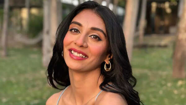 Dolly Singh Images