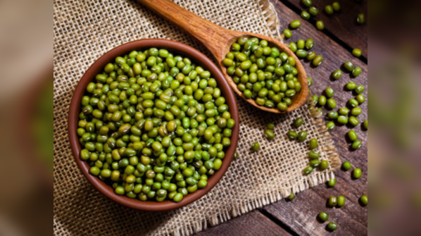 Mung bean and spinach stuffing