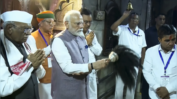 Prayers at Karni Mata temple
