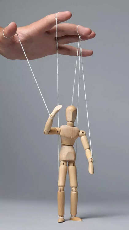 How to spot a manipulator: 10 common phrases they use to control people