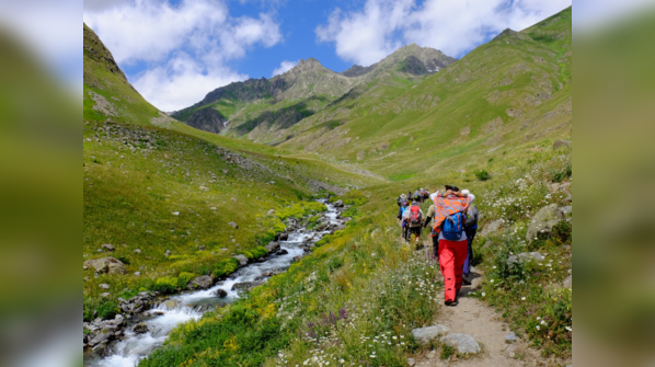 Phoktey Dara Trek (Sikkim-West Bengal Border)