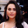 Preity Zinta – Plane Malfunction (2004)