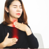 Unexplained chest discomfort; But not in the heart area