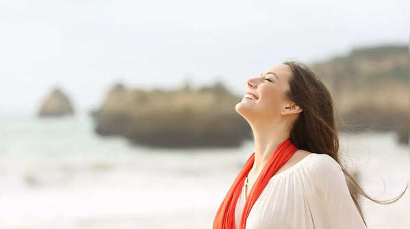 Effective ways to stay detached and be happier in life