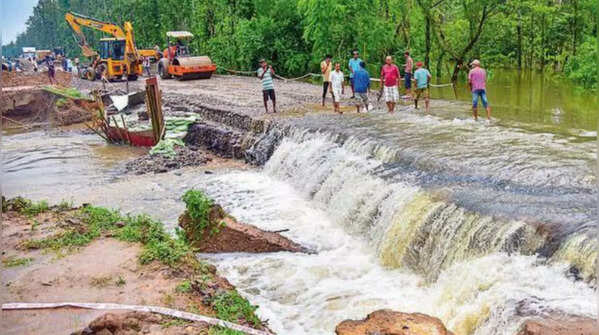 NH-17 washed away in Kamrup