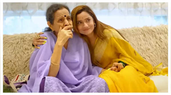 Usha Nadkarni gets emotional