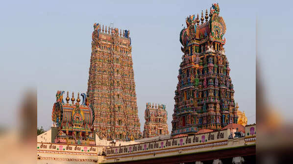 Meenakshi Sundareswarar Temple, Thirukutralam, Tamil Nadu