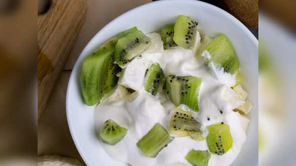 Kiwi plus Greek yoghurt