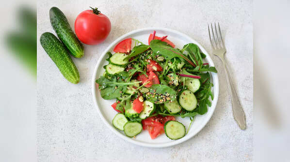 Avocado, cucumber and flaxseed salad