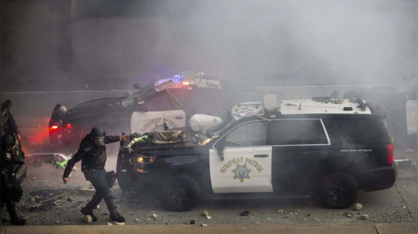 Reporter struck by a rubber bullet while broadcasting live