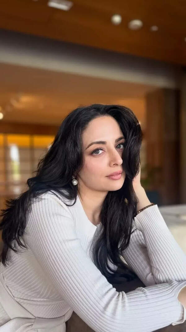Zoya Afroz Images