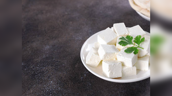 Stuffed paneer cubes