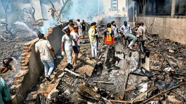 US experts join probe