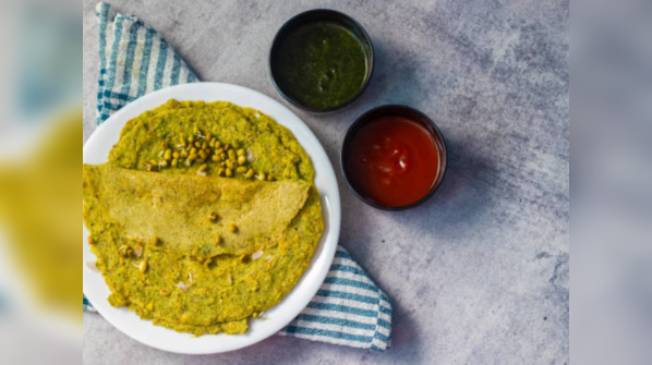 Sprouted moong chilla