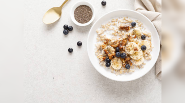 Almond and banana oats