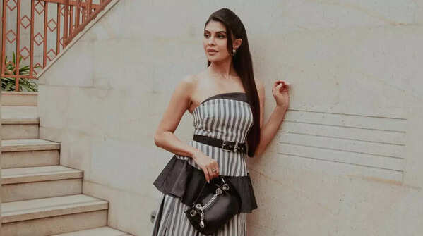 The Chic Micro Bag: A Statement in Itself
