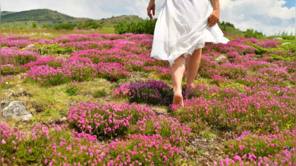 Walking barefoot (Earthing): 4 benefits you must know