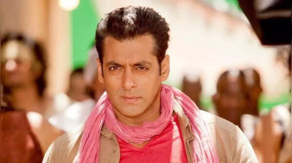 Ek Tha Tiger (2012)