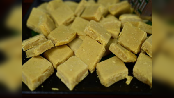 Besan barfi