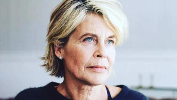 Linda Hamilton Photos