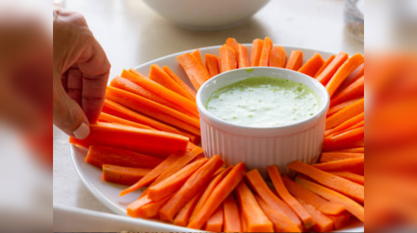 Carrot sticks with hung curd dip