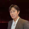 ​2. Lee Byung-hun as Hwang In-ho/the Front Man