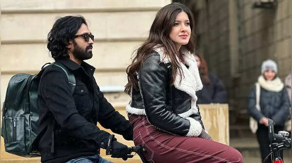 Shanaya Kapoor & Vikrant Massey