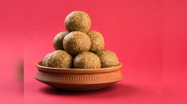 Date and jaggery laddoos