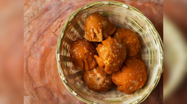 6 sugar-free sweets made with jaggery and dry fruits