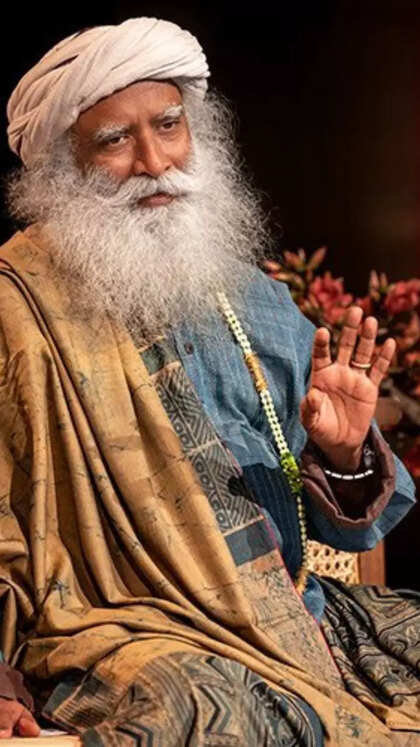 10 inspiring quotes by Sadhguru on love and life 