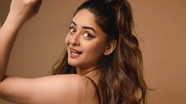 How growing up was like for Mahhi
