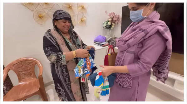 Shoaib's mom gifts clothes for Ruhaan