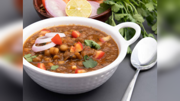Chana ghugni with a dash of lime