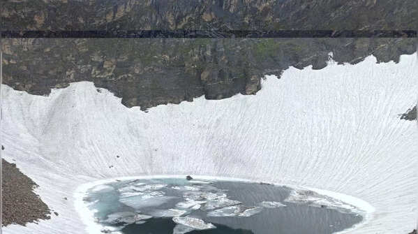 Roopkund – Skeleton Lake, Uttarakhand