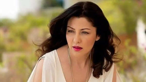Aditi Govitrikar Wallpapers