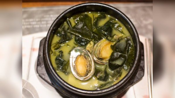Seaweed Soup (Miyeok-guk)