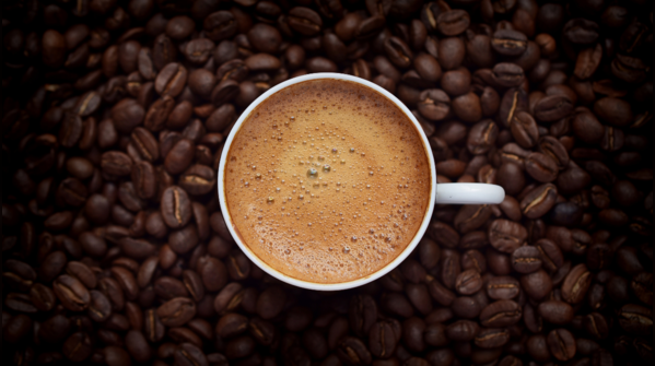 Starting the day with strong tea or coffee, on an empty stomach