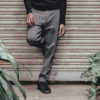 Horizontal stripes or patterns across the thighs