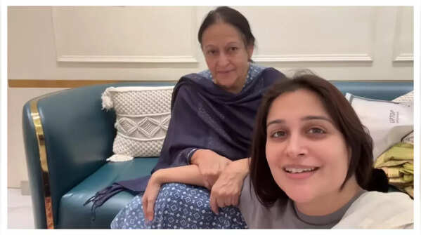 Dipika's mom gets emotional