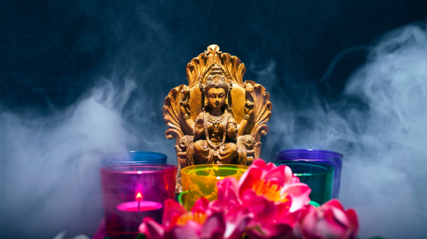 What does Hindu mythology say about cutting nails after sunset?