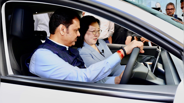 Fadnavis backs EV future