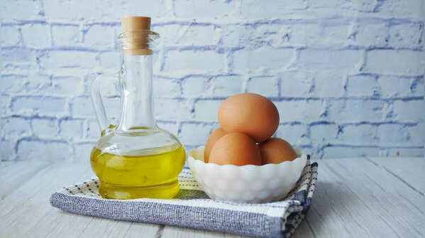 Egg and olive oil protein mask