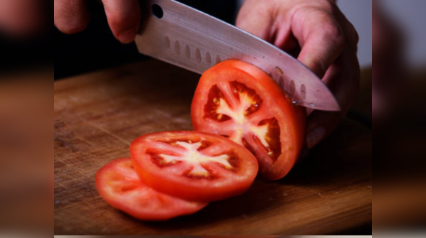 Tomato slices with a pinch of salt