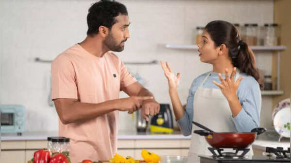 Badmouthing friends’ love lives