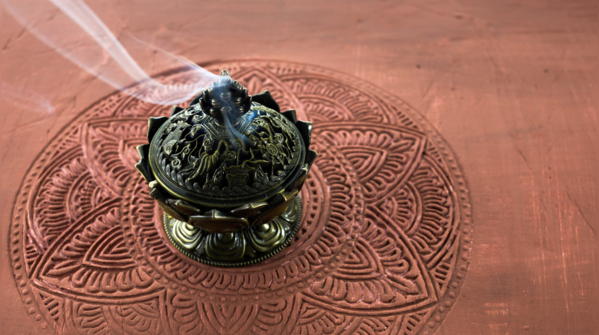 Dhoop therapy for aura cleansing