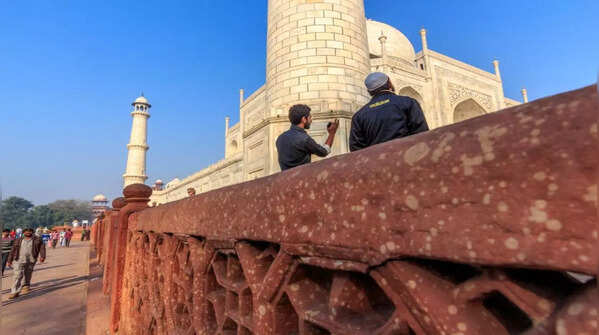 Beware of ‘Fake’ Tour Guides