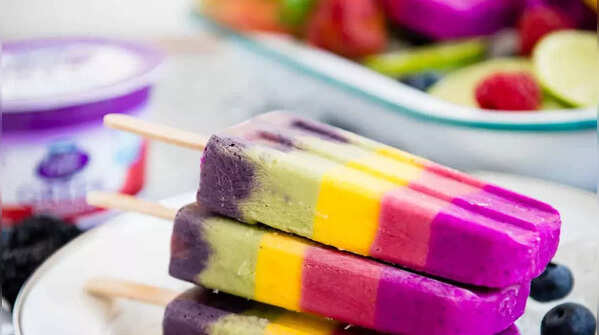 Layered fruit and yogurt popsicles