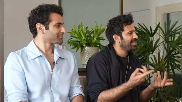 Ayushmaan asks Ajay Devgn about the viral dance step from his new movie